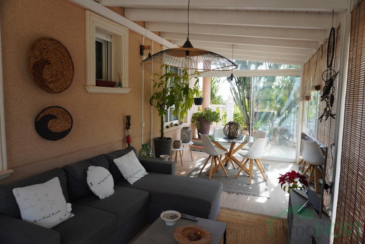 For sale of chalet in Alicante