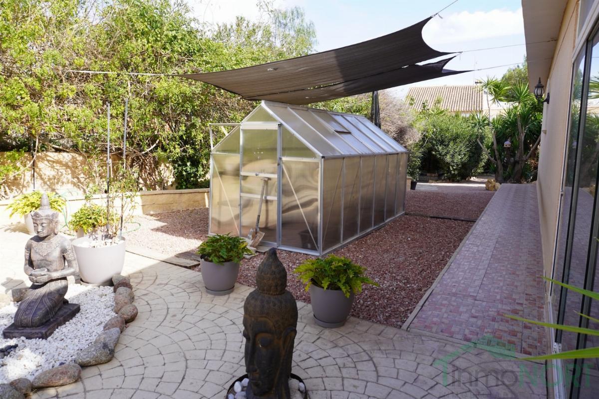 For sale of chalet in Alicante