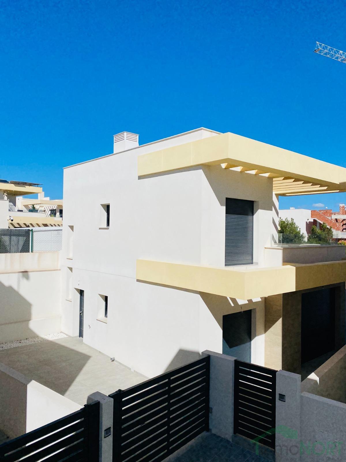 For sale of chalet in Torrevieja