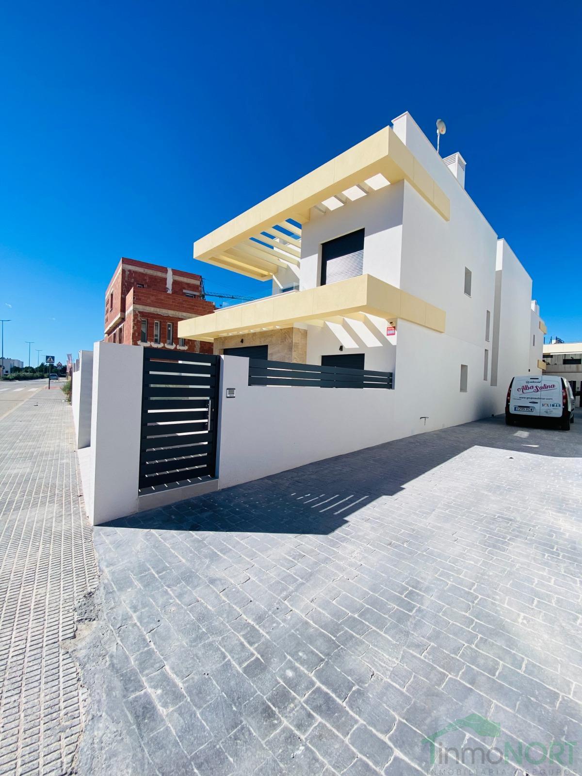 For sale of chalet in Torrevieja