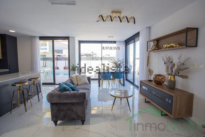 For sale of chalet in Torrevieja