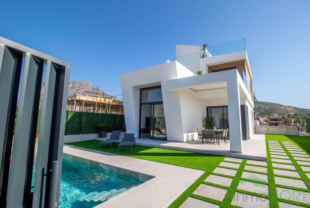 For sale of chalet in Benidorm