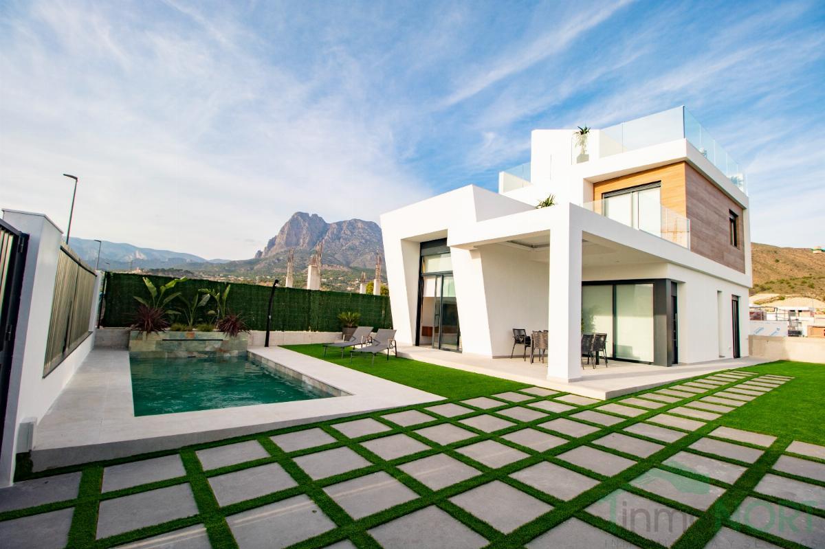 For sale of chalet in Benidorm
