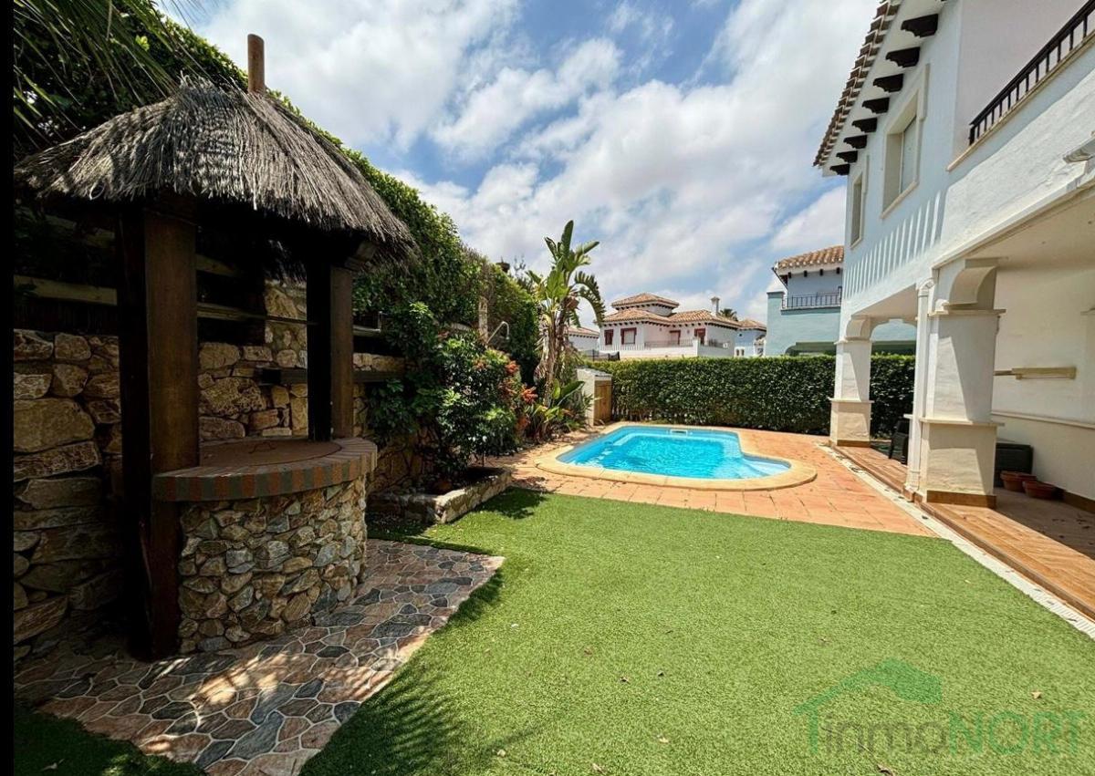 For sale of chalet in Murcia