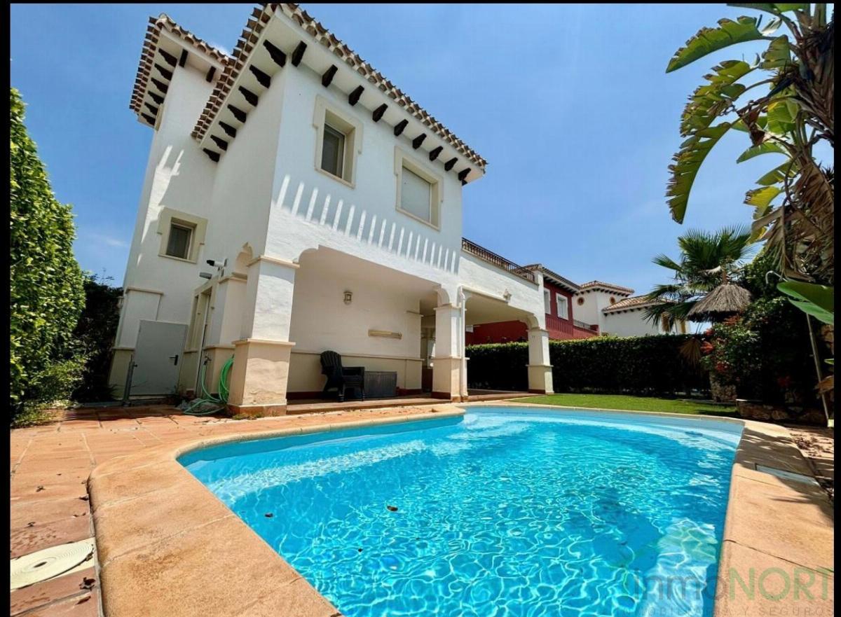 For sale of chalet in Murcia