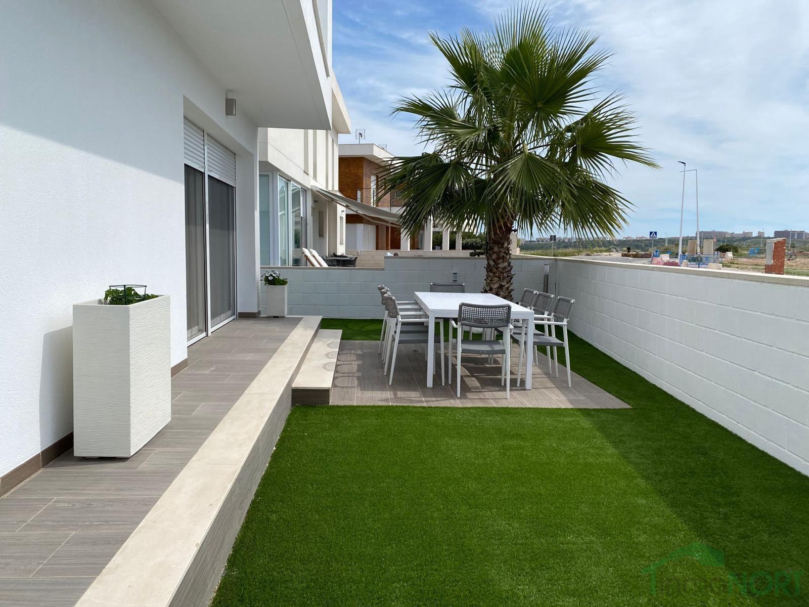 For sale of chalet in Alicante