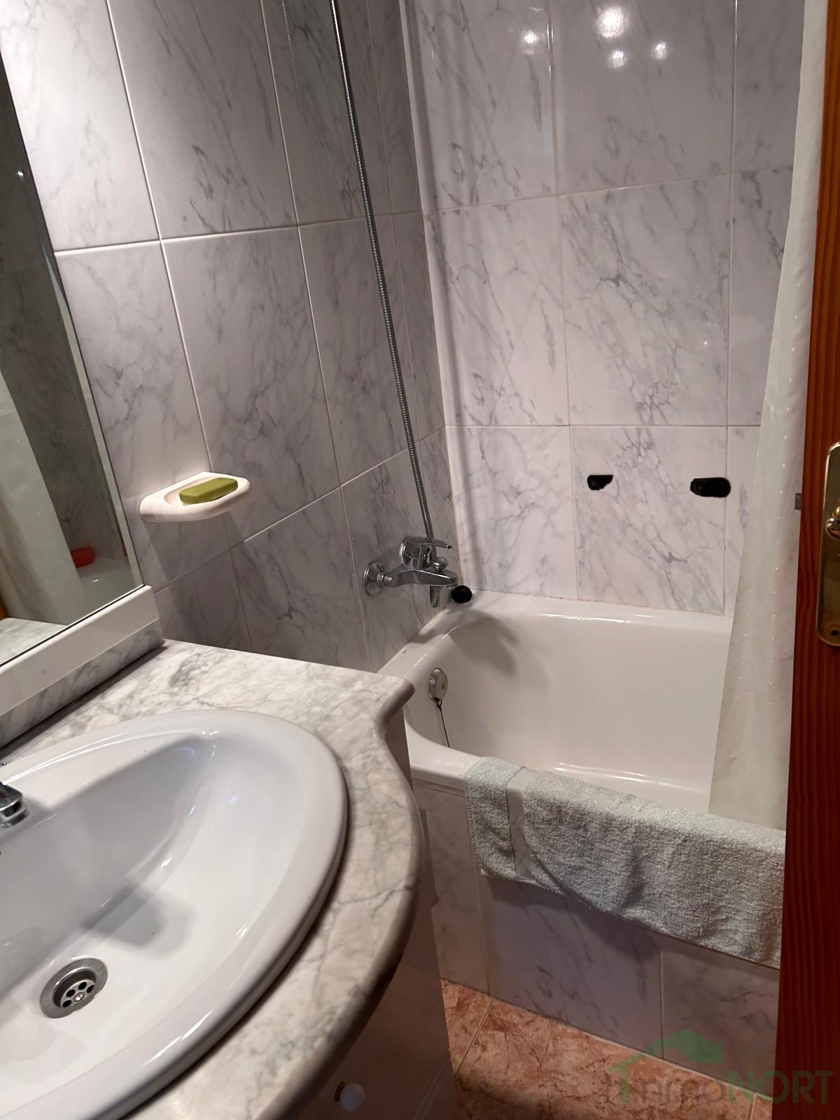 For sale of duplex in Los Alcázares
