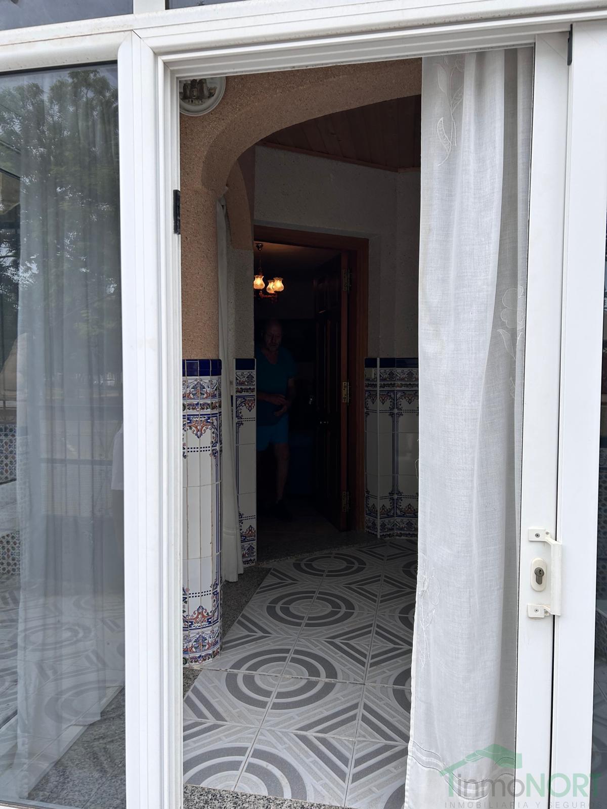 For sale of duplex in Los Alcázares