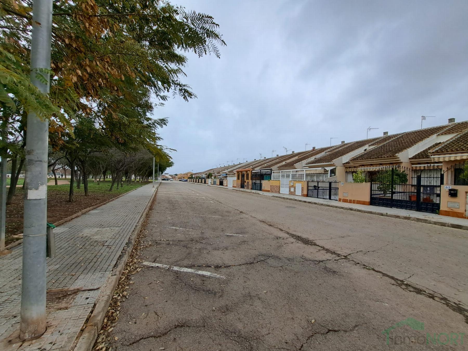For sale of duplex in Los Alcázares