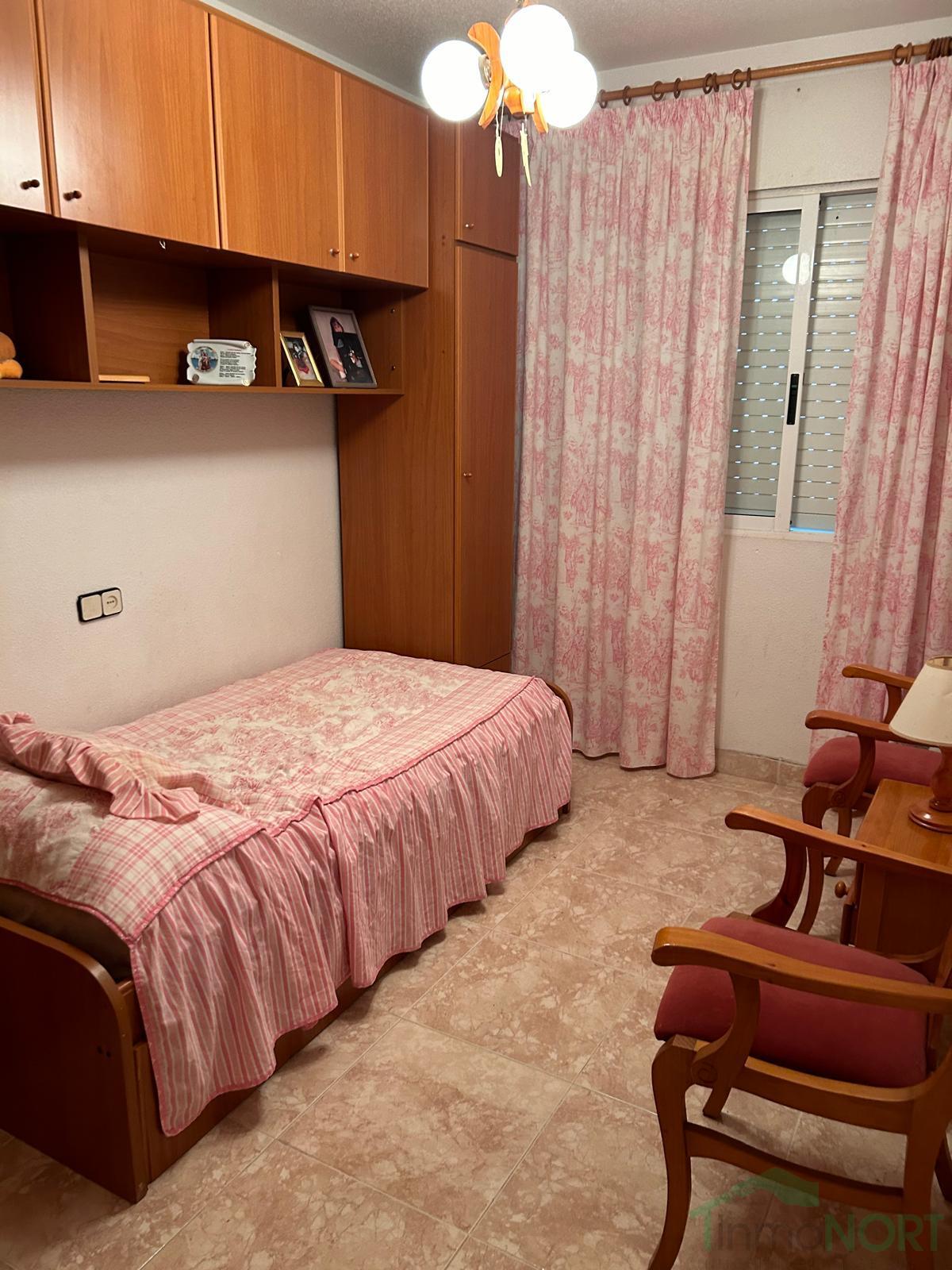 For sale of duplex in Los Alcázares