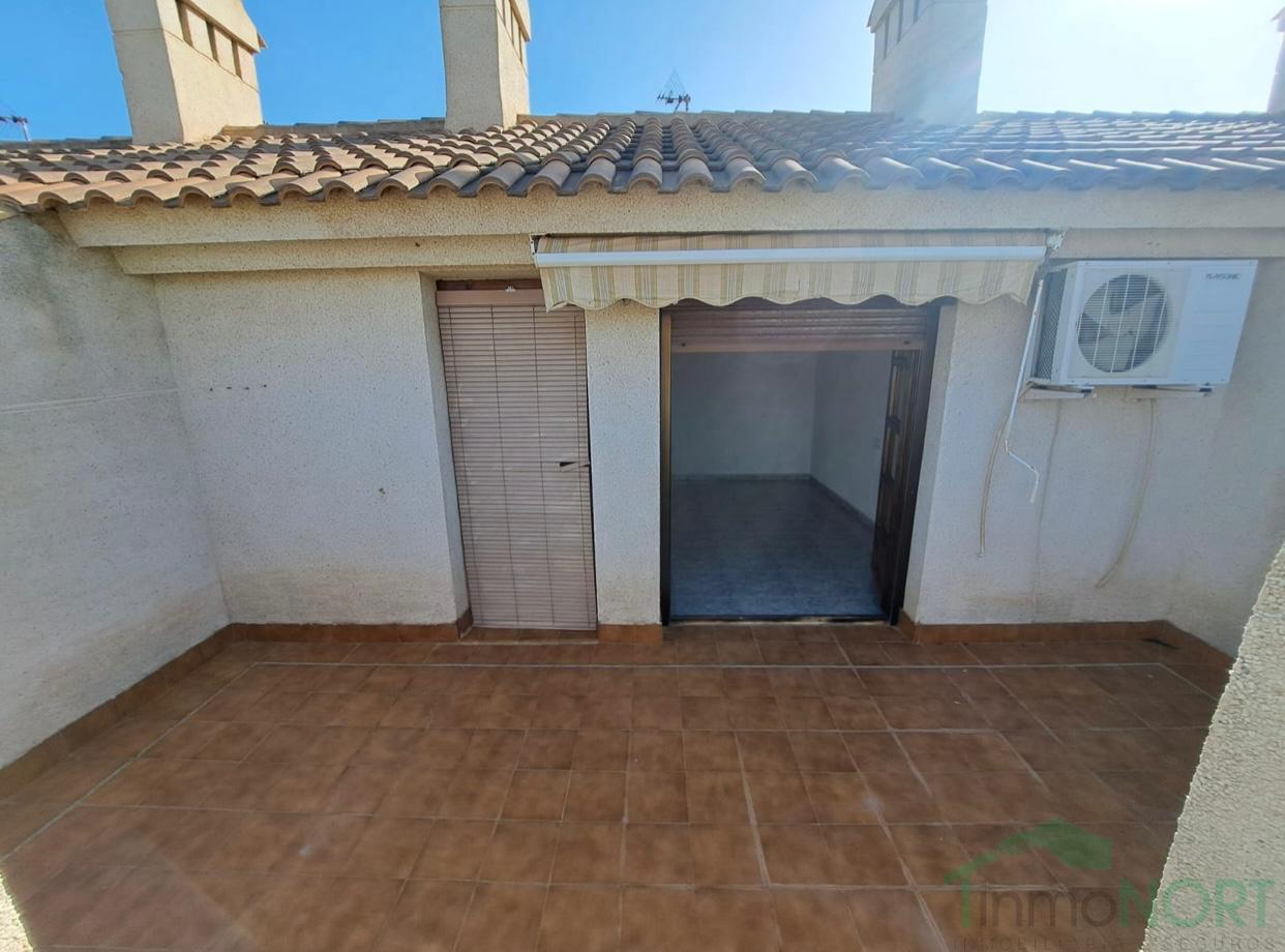For sale of bungalow in Los Alcázares
