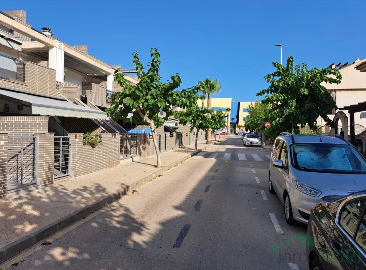 For sale of bungalow in Los Alcázares