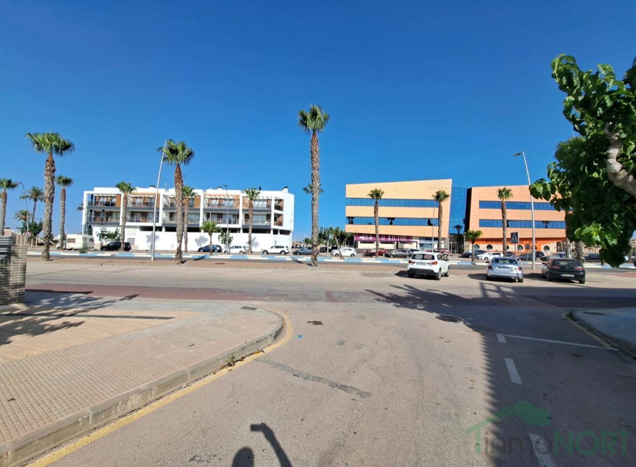 For sale of bungalow in Los Alcázares