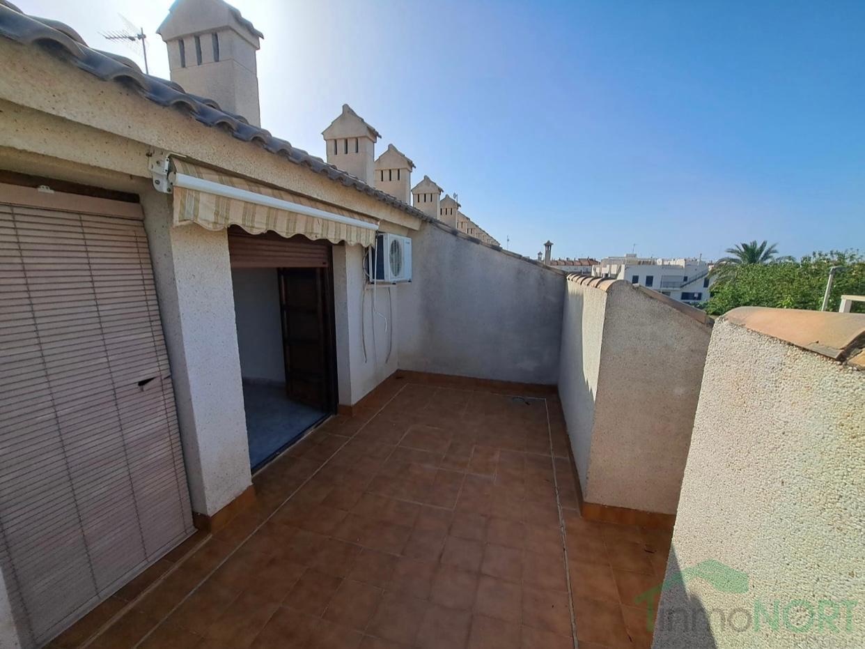 For sale of bungalow in Los Alcázares