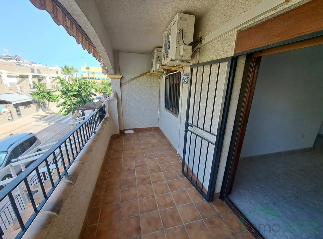 For sale of bungalow in Los Alcázares