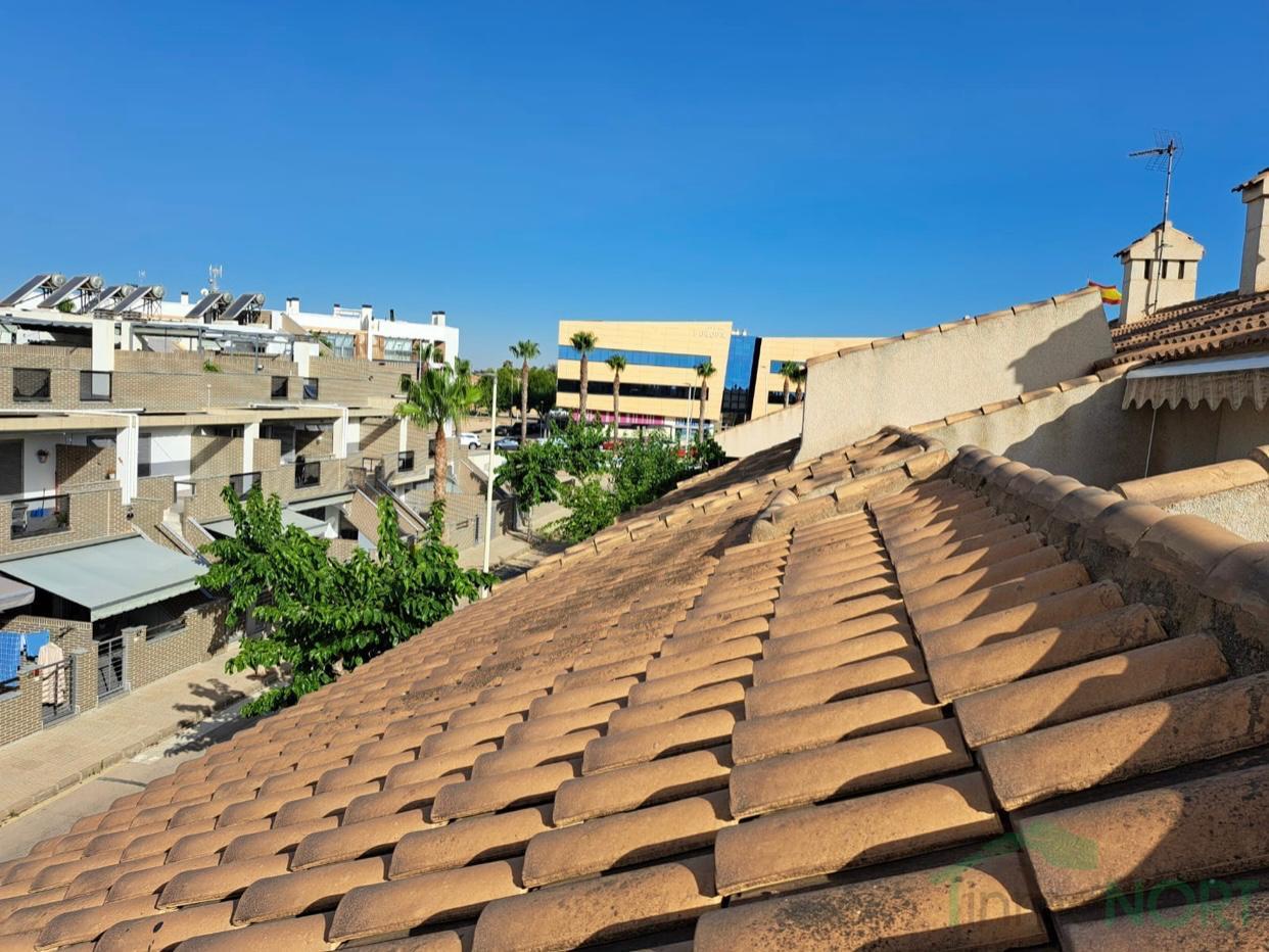 For sale of bungalow in Los Alcázares