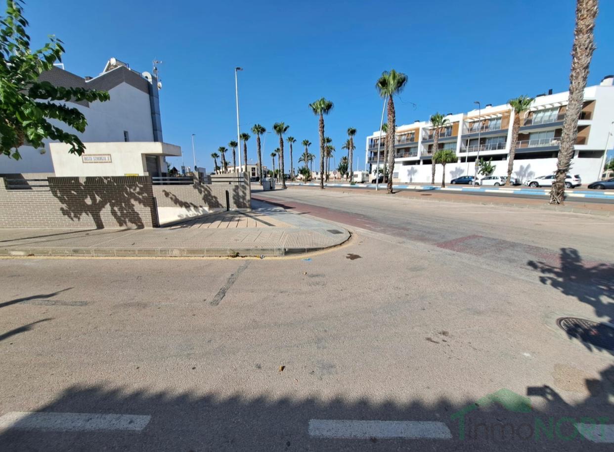For sale of bungalow in Los Alcázares