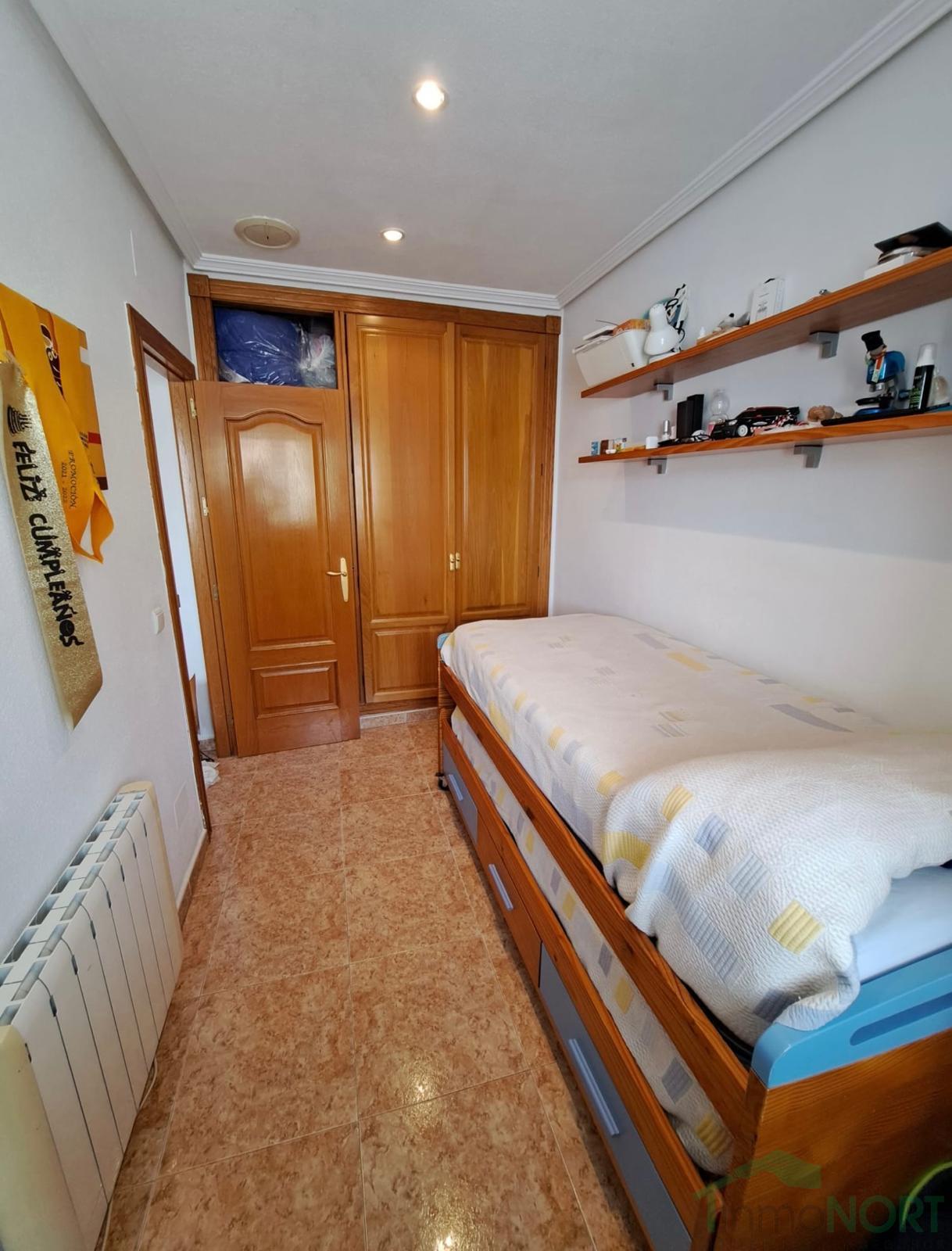 For sale of flat in Los Alcázares