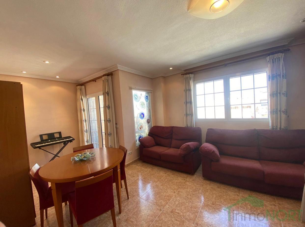 For sale of flat in Los Alcázares