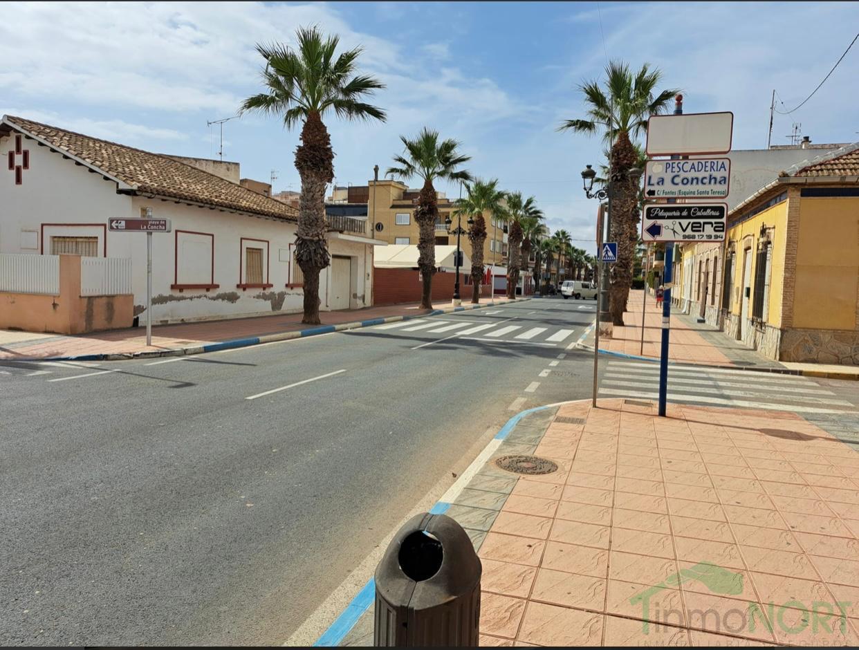 For sale of flat in Los Alcázares