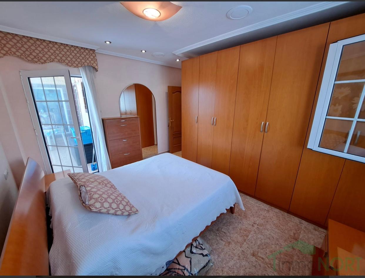 For sale of flat in Los Alcázares