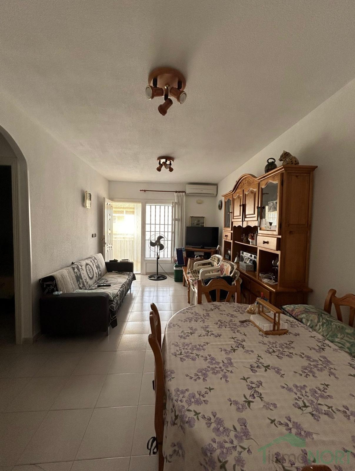 For sale of flat in Los Alcázares