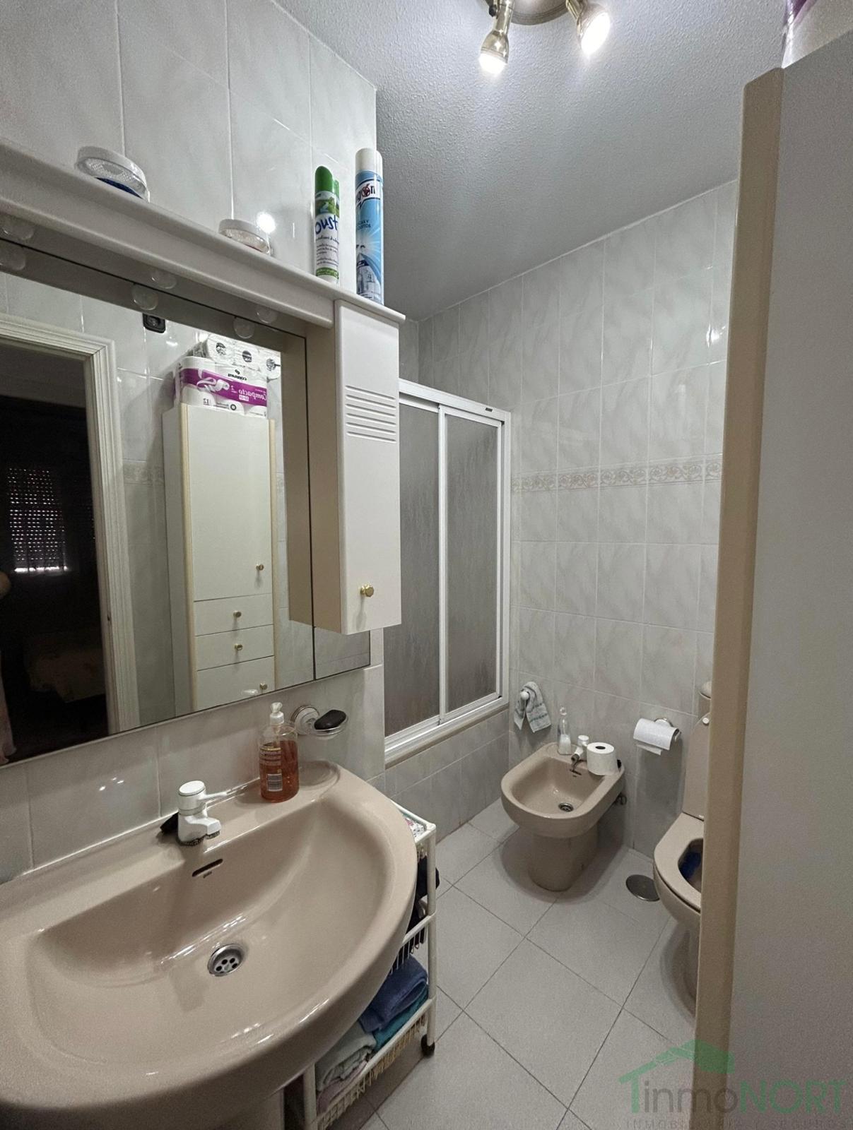 For sale of flat in Los Alcázares
