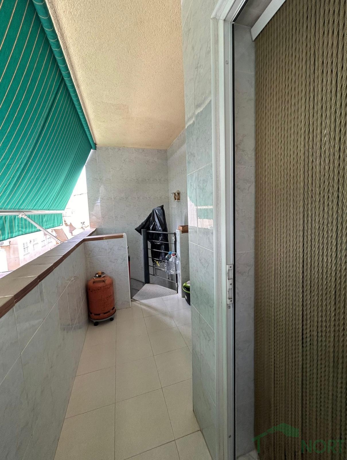 For sale of flat in Los Alcázares