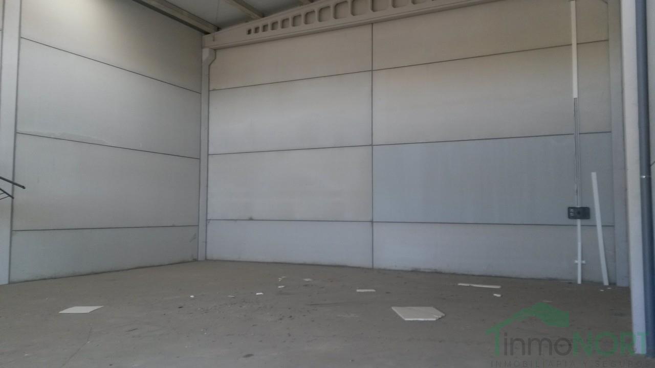 Venta de nave en Alcalá de Guadaíra