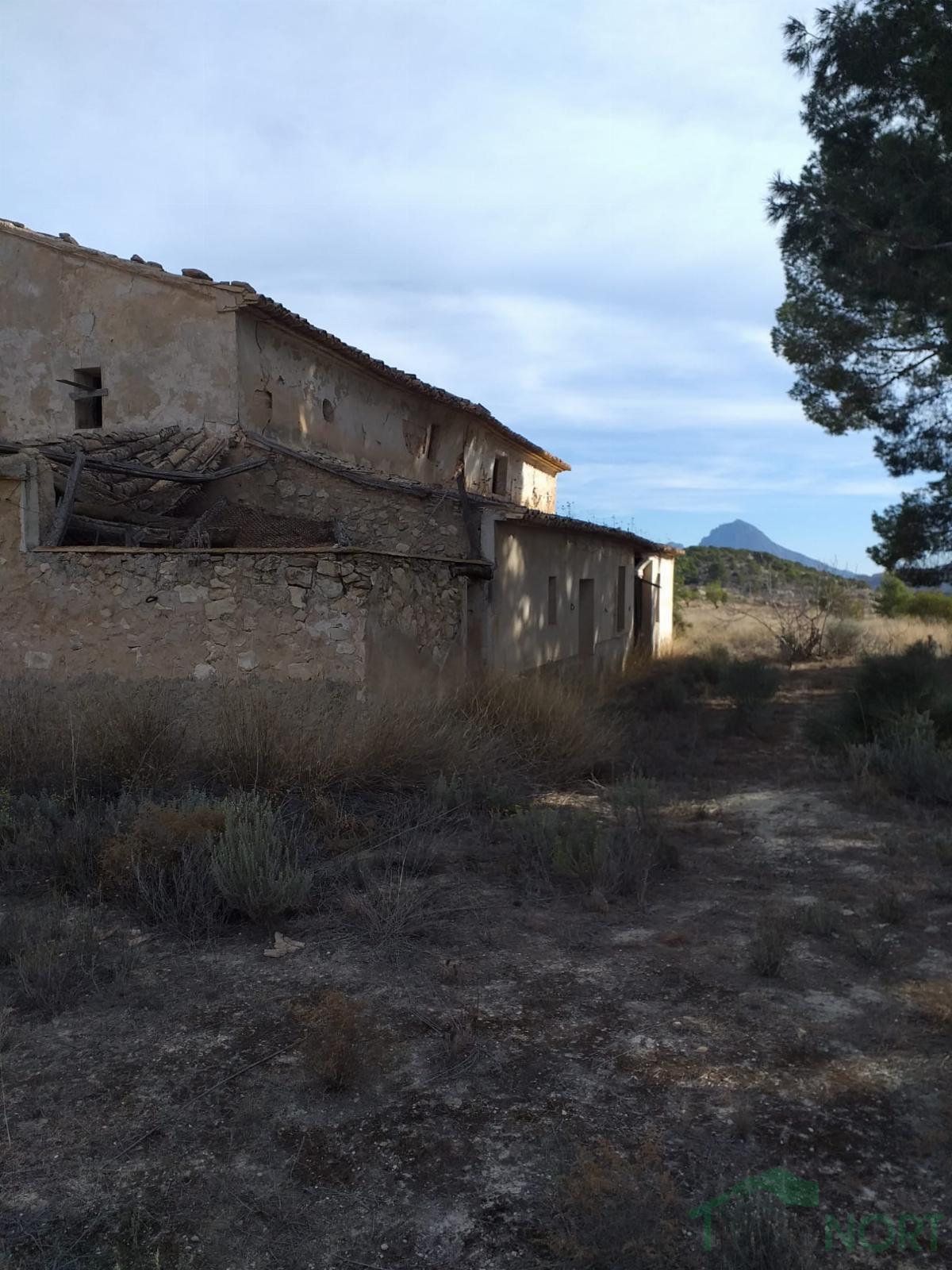 For sale of rural property in Relleu