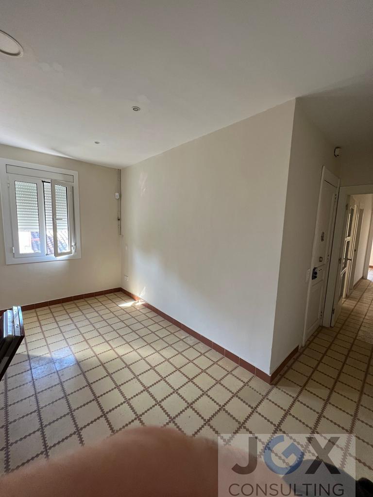 For sale of flat in Badalona