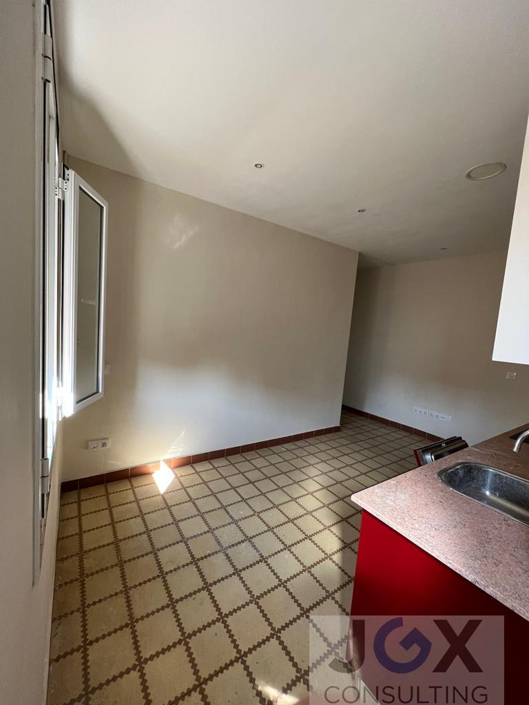 For sale of flat in Badalona