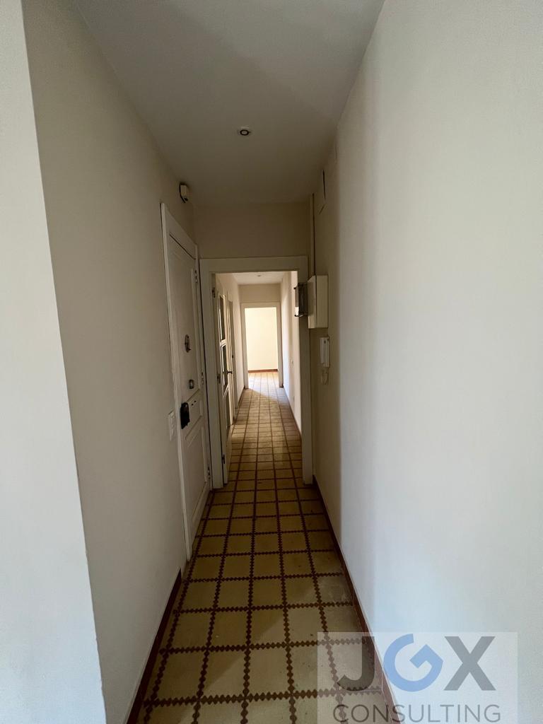 For sale of flat in Badalona