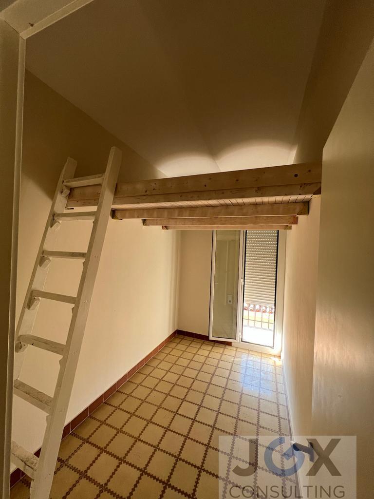 For sale of flat in Badalona