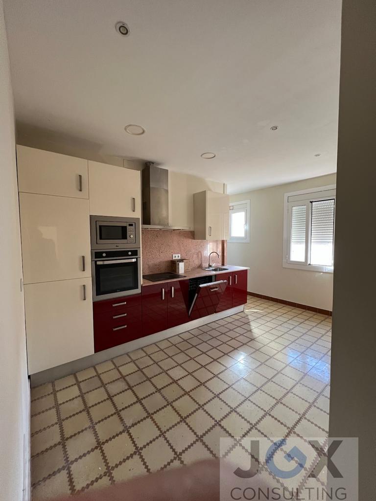For sale of flat in Badalona