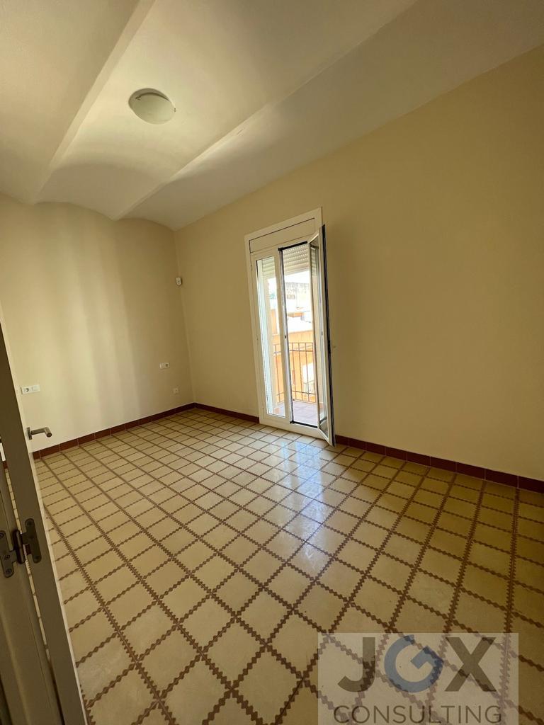 For sale of flat in Badalona