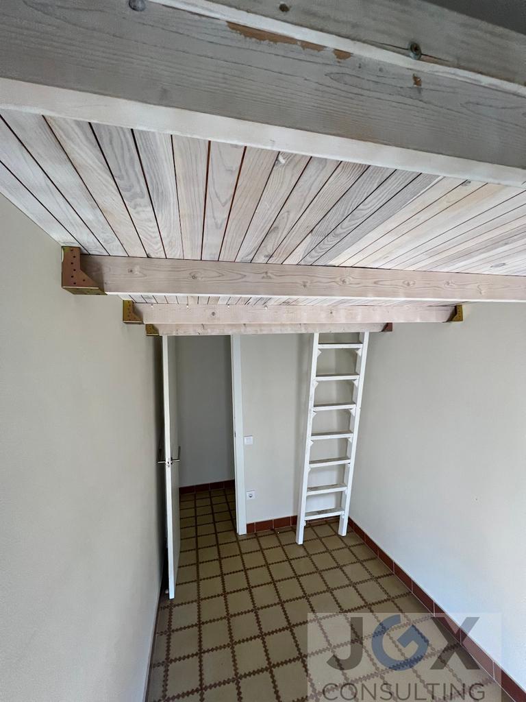 For sale of flat in Badalona