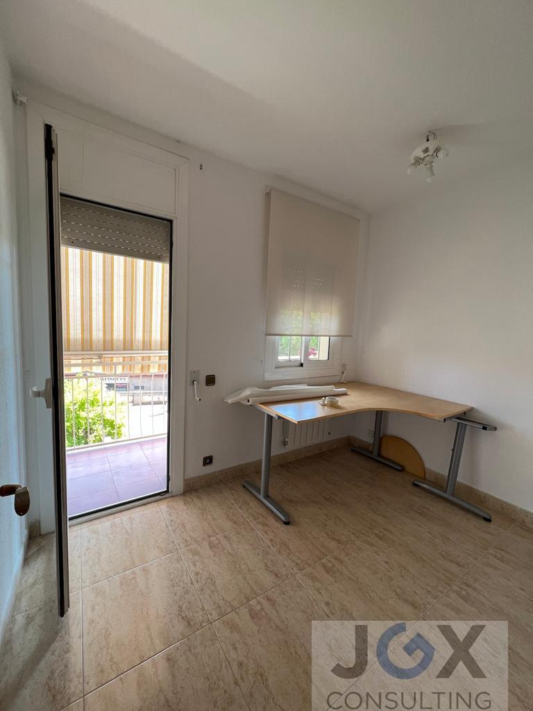 For sale of flat in Badalona