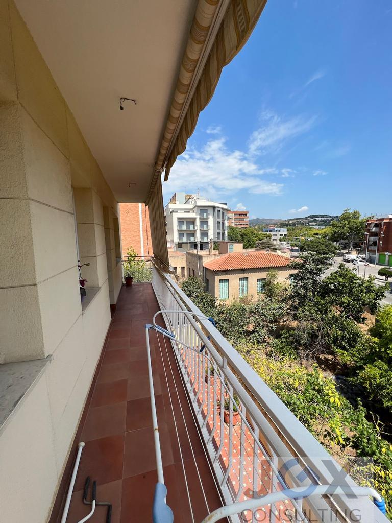 For sale of flat in Badalona