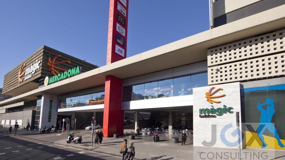 For sale of land in Badalona