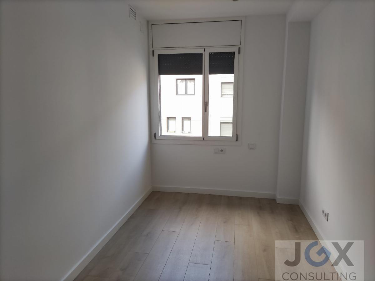 For rent of building in Calella