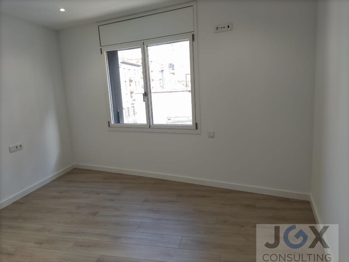 For rent of building in Calella