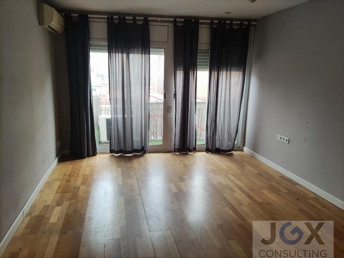 For sale of flat in Badalona