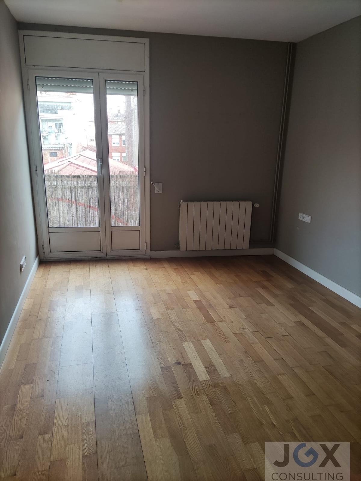 For sale of flat in Badalona