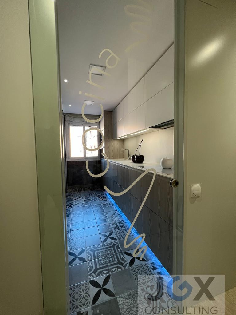 For sale of flat in Badalona