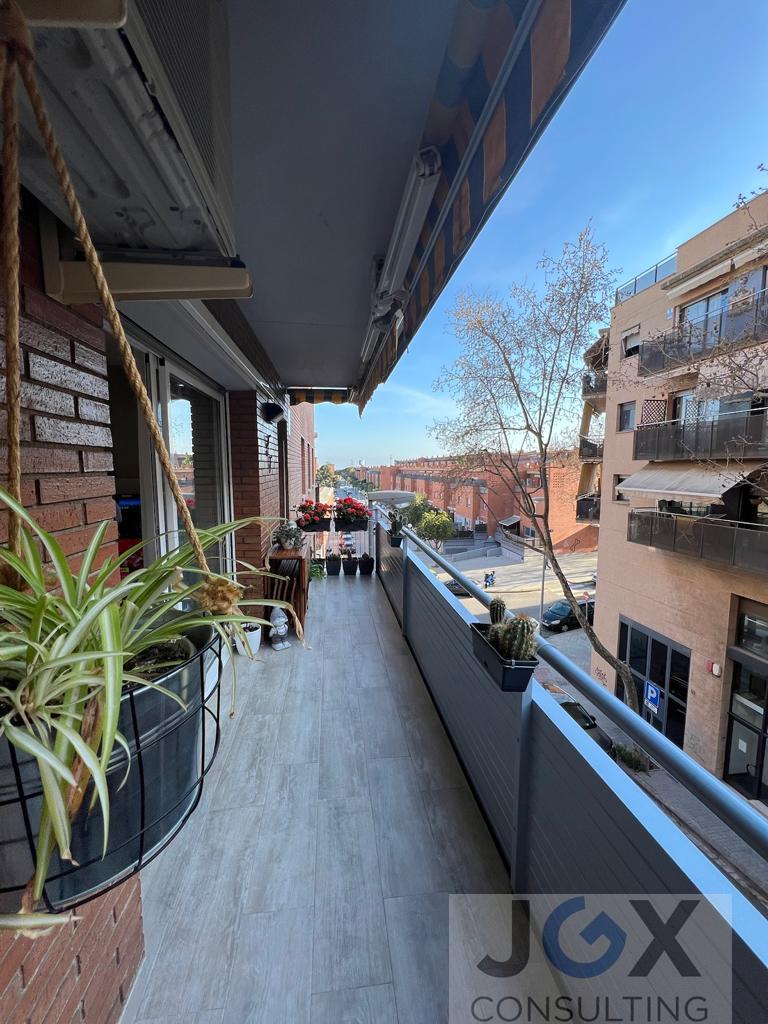 For sale of flat in Badalona