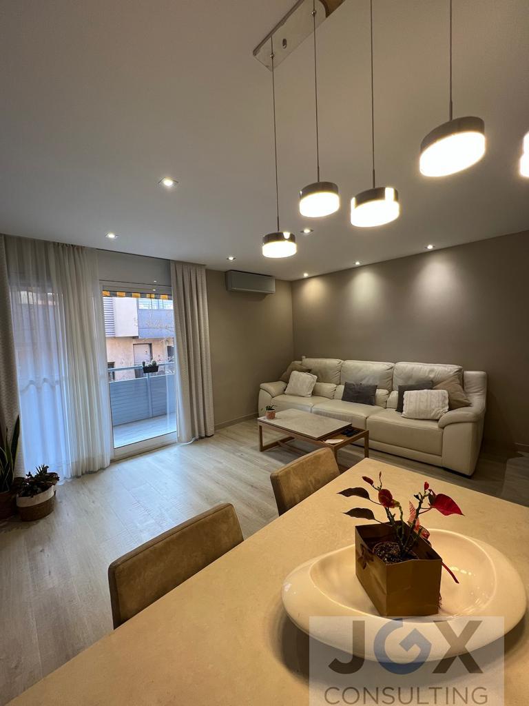 For sale of flat in Badalona