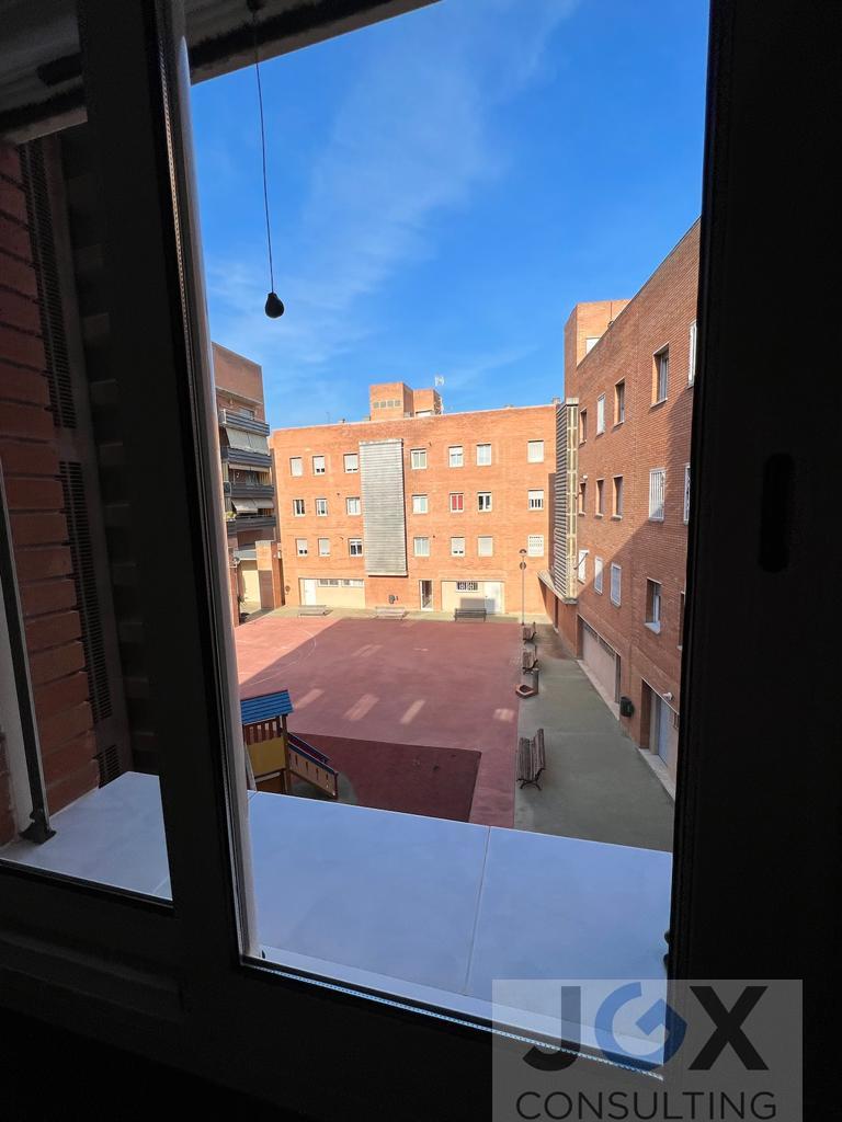 For sale of flat in Badalona