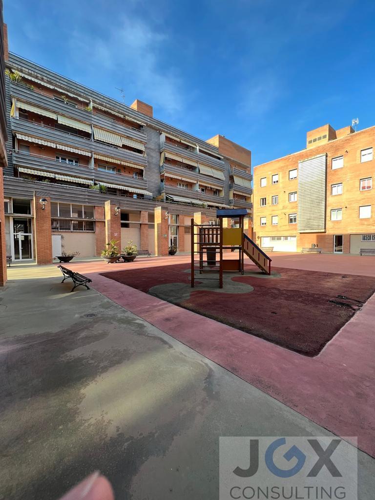 For sale of flat in Badalona