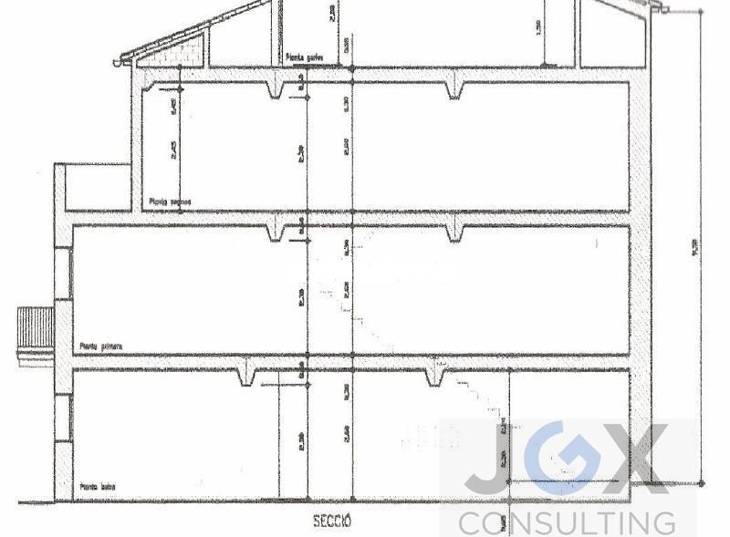For sale of house in Montagut i Oix